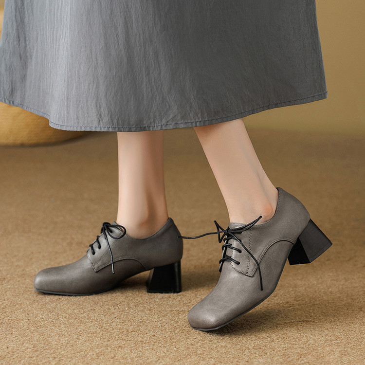 Women's Deep Mouth Flat Shoes - Retro PU Lace-Up - Image 4